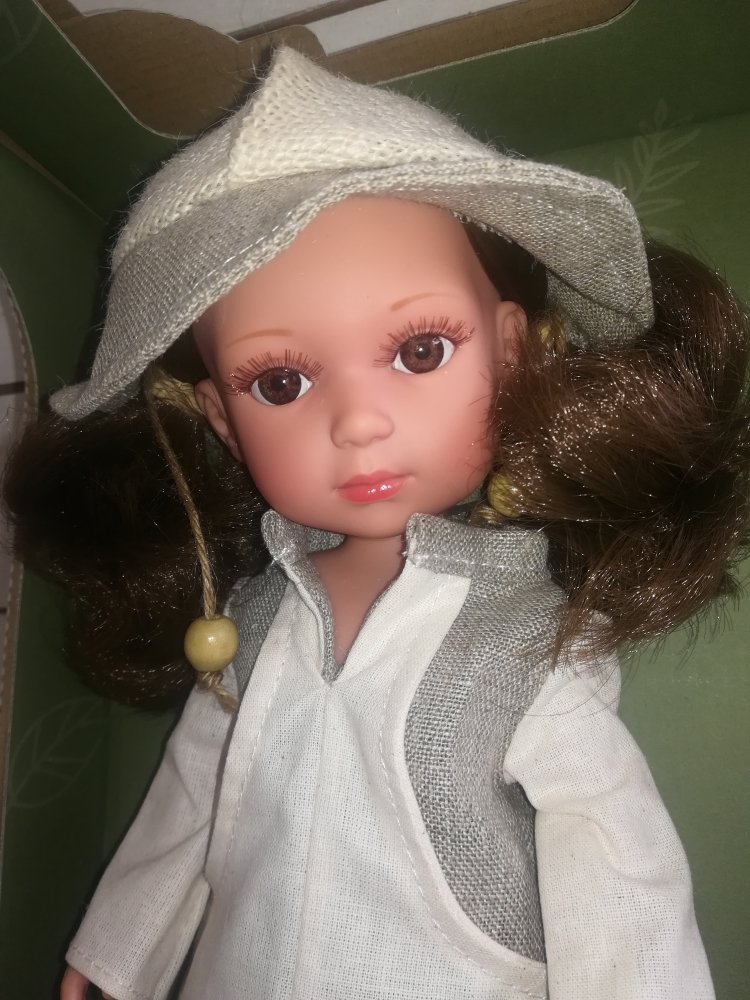 Lėlytė Carole su lininiais rūbeliais, 36 cm – papildomas vaizdas 2