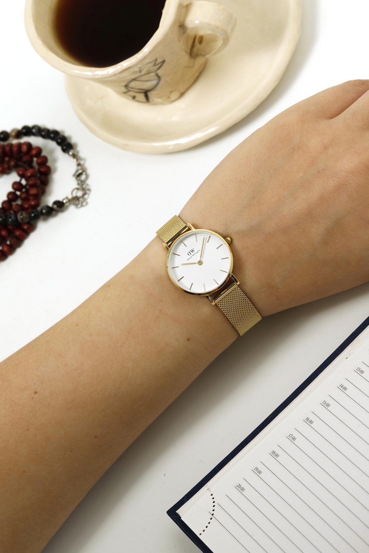 Moteriškas laikrodis DANIEL WELLINGTON DW00100350 – Petite Evergold 28 mm – 9